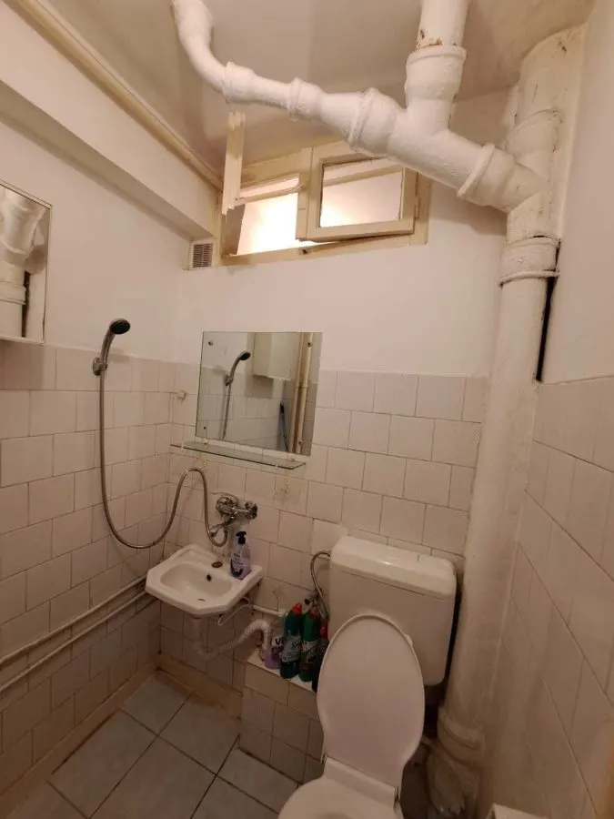Garsoniera  zona Judetean,decomandat,bloc apartamente,61000 Euro - foto 5