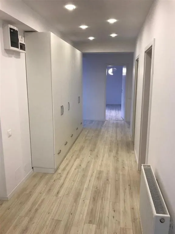 Inchiriere apartament lux,,imobil nou Ploiesti, zona  Ultracentral - foto 2