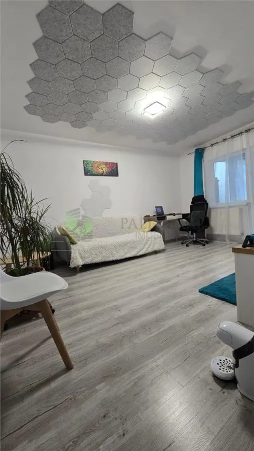 Apartament 2 camere decomandat , Tractorul, str. 1 Decembrie 1918 - foto 3
