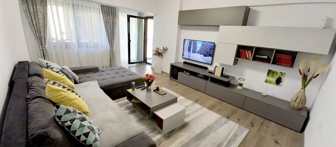 Apartament 2 camere Tractorul ,  loc de parcare. mobilat lux 173000 Euro - foto 2