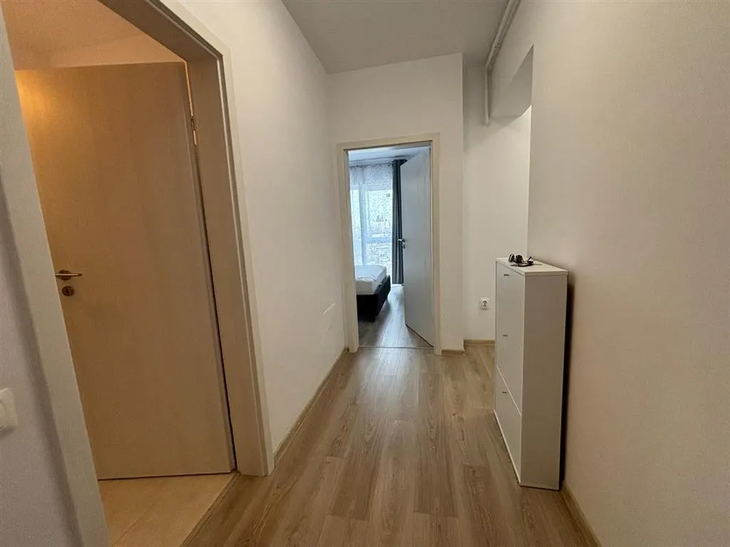 Inchiriere apartament 2 camere, bloc nou, zona Centrala - foto 10