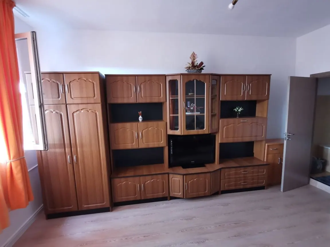 2 camere Tractorul-LIDL,mobilat,79000 Euro - foto 1