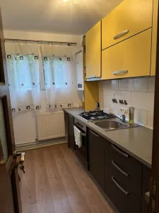 Garsoniera Astra-bloc apartamente,renovata,77500 euro - foto 3