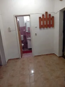 2 camere Racadau bloc vila,parcare,122000 Euro - foto 7
