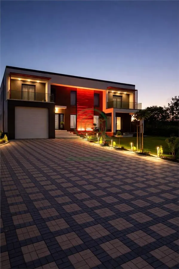 Casa de vanzare Suceava + 710 mp teren - foto 13