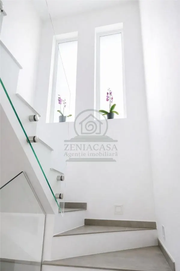 Casa de vanzare Suceava + 710 mp teren - foto 9