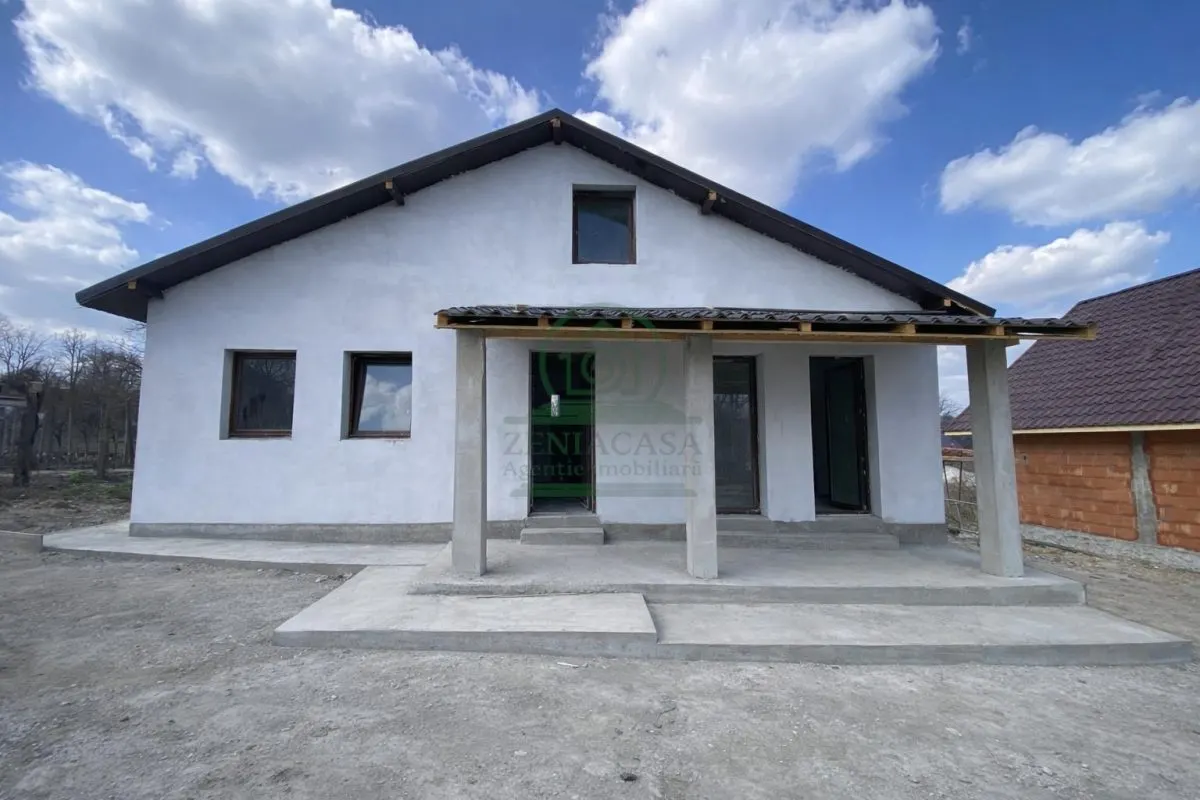 Casa 4 camere Voinesti Iasi 500 mp teren - foto 1