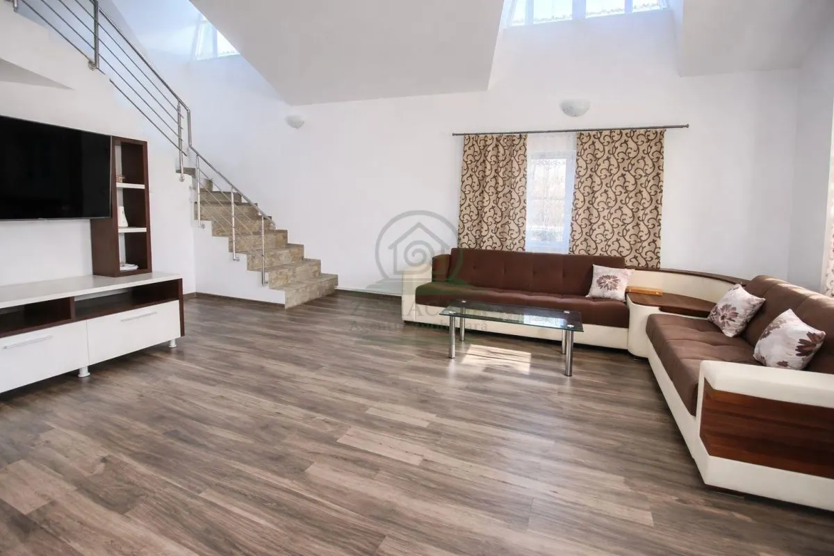 Casa 4 camere Voinesti Iasi  + 820 mp teren - foto 2