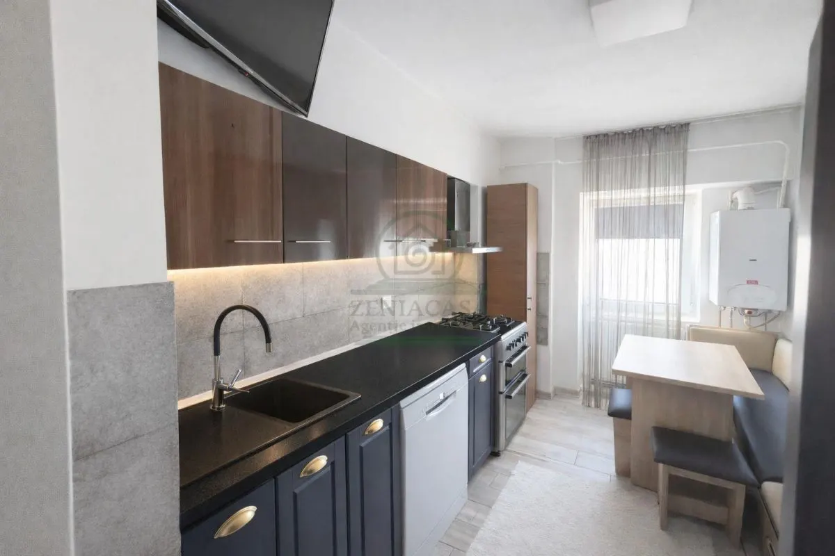 Apartament Iasi 2 camere decomandat Bld Socola - foto 5