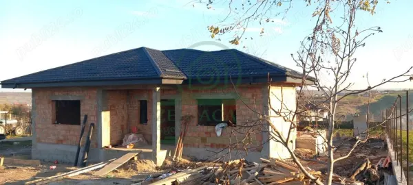 Casă 4 camere Lețcani - poza 3