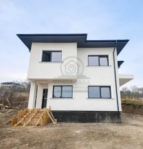 Casa Rediu Iasi 4 camere/2bai, 600 mp teren! - Rediu