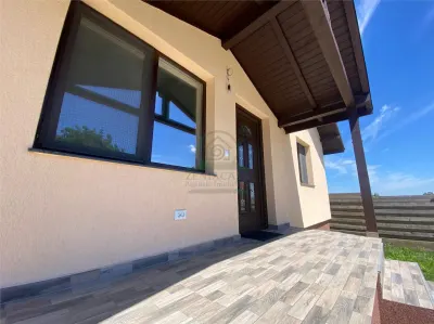 Casa Miroslava Horpaz 3 camere la cheie! - foto 7