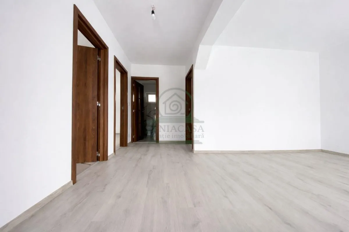 Casa in Voinesti iasi 3 camere, baie, bucatarie, ASFALT si CANALIZARE - foto 4