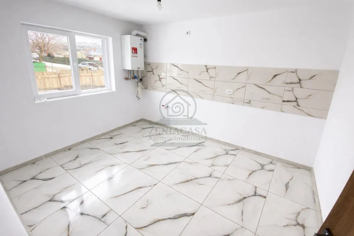 Casa in Voinesti iasi 3 camere, baie, bucatarie, ASFALT si CANALIZARE - foto 7