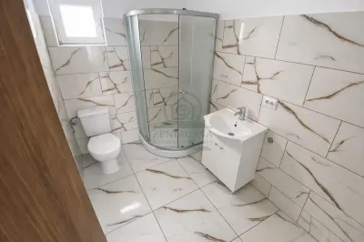 Casa in Voinesti iasi 3 camere, baie, bucatarie, ASFALT si CANALIZARE - foto 8
