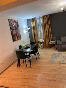 2 camere  Tractorul -Coresi Lux 550 Euro - foto 3