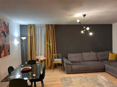 2 camere  Tractorul -Coresi Lux 550 Euro - foto 4