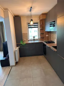 2 camere  Tractorul -Coresi Lux 550 Euro - foto 8