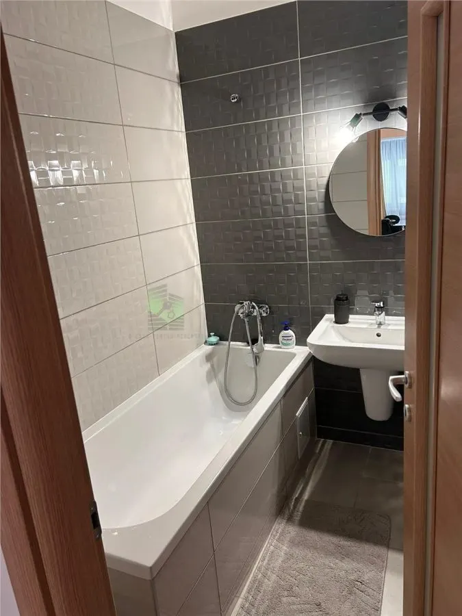 2 camere  Tractorul -Coresi Lux 550 Euro - foto 9