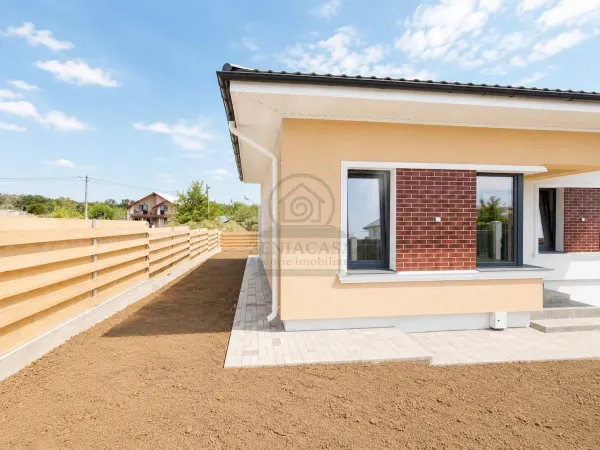 Casă 4 camere Miroslava - poza 2