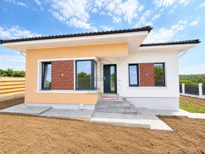 Casă 4 camere Miroslava - poza 14