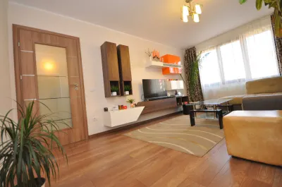 3 camere Centru Civic mobilat lux  600 Euro - foto 2
