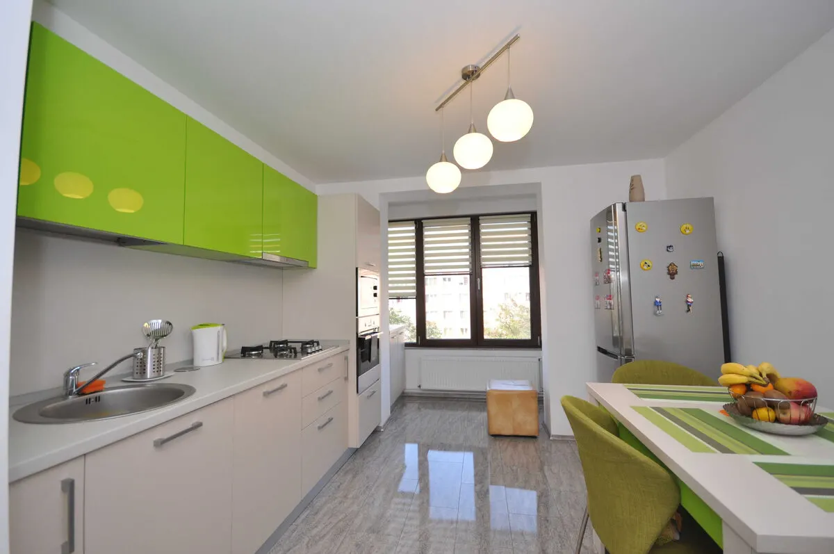 3 camere Centru Civic mobilat lux  600 Euro - foto 4