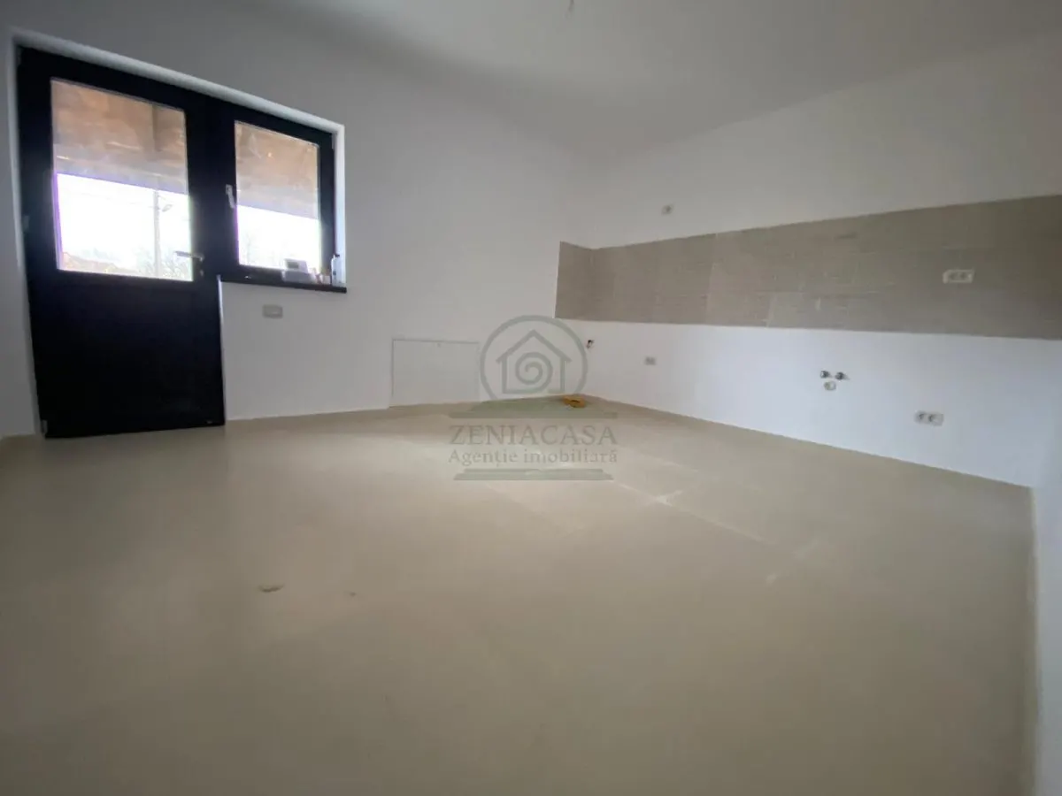 Casa Miroslava Ciurbesti 3 camere / CANALIZARE si ASFALT - foto 6