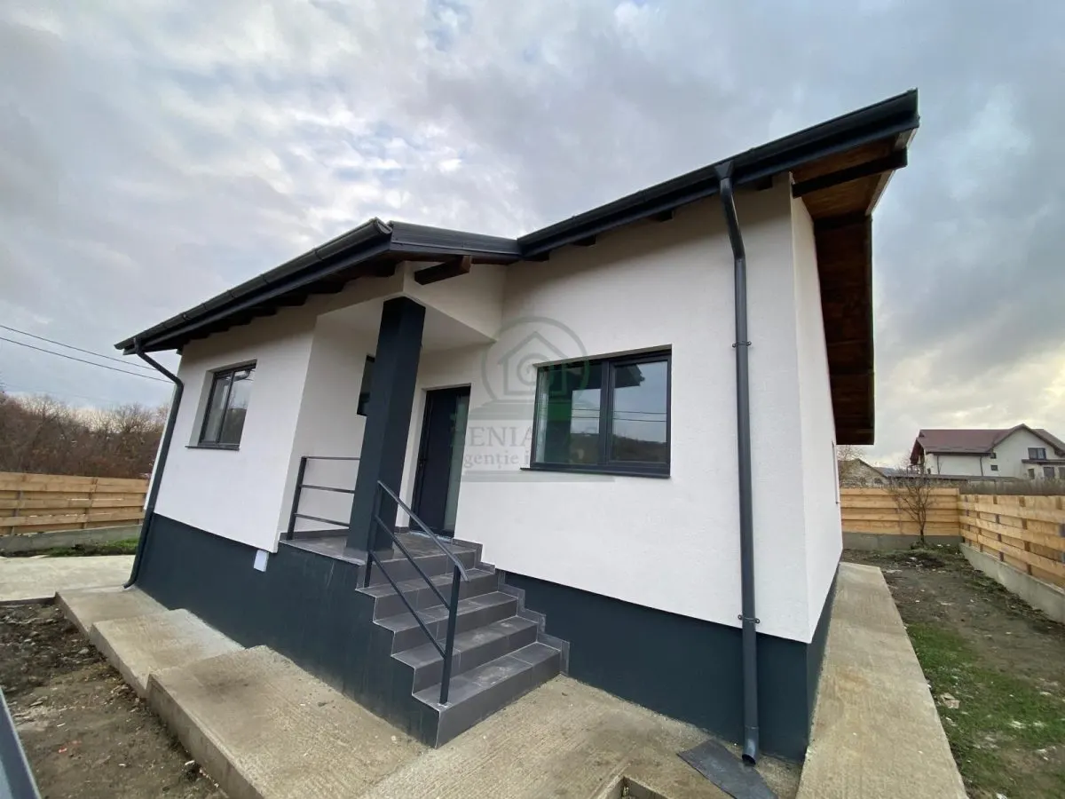 Casa Miroslava Ciurbesti 3 camere / CANALIZARE si ASFALT - foto 8