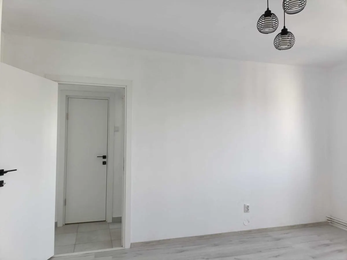 Apartament 2 camere Florilor,renovat lux,71900 Euro - foto 2