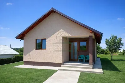 Casa 3 camere baie bucatarie, Voinesti Iasi/ la cheie/ gaz/apa/curent - Voinesti