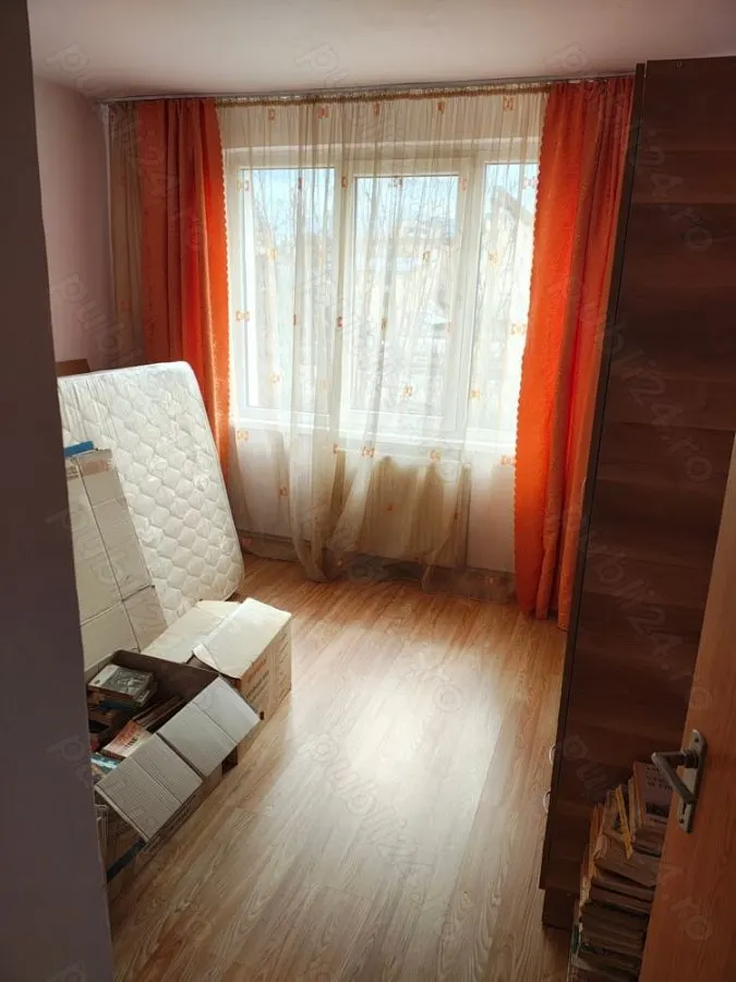 APARTAMENT 4 CAMERE DECOMANDAT TRACTORUL - foto 3