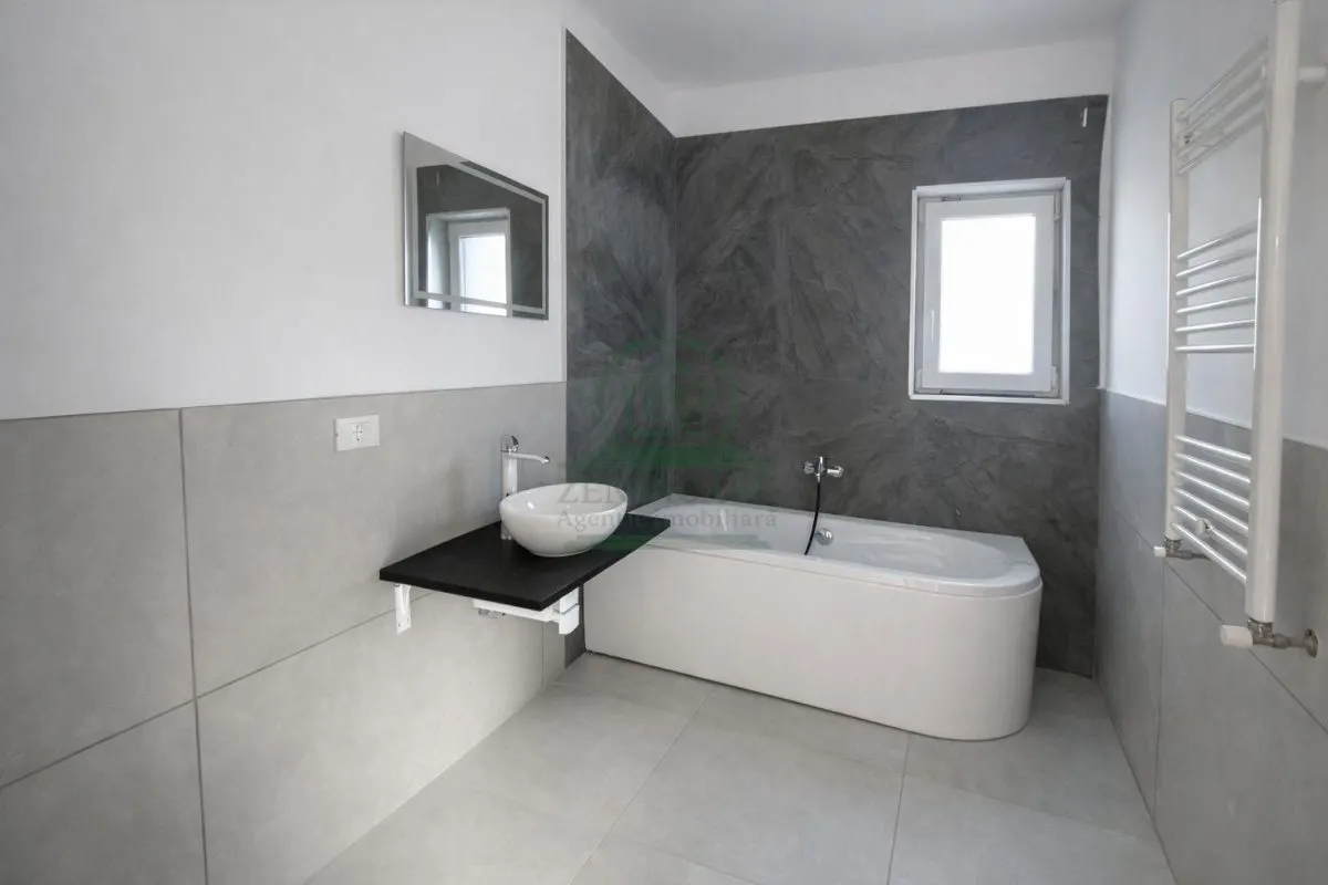 Casa 4/5 camere Valea Ursului Miroslava CANALIZARE/ zona de padure - foto 3
