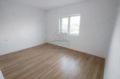 Casa 4/5 camere Valea Ursului Miroslava CANALIZARE/ zona de padure - foto 5
