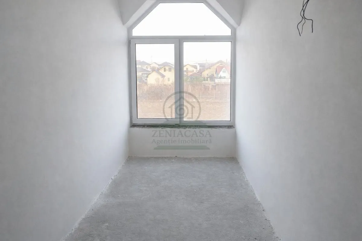 Casa 4/5 camere Valea Ursului Miroslava CANALIZARE/ zona de padure - foto 8