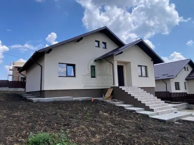 Casa 4 camere Miroslava Iasi 500 mp teren CANALIZARE - Miroslava