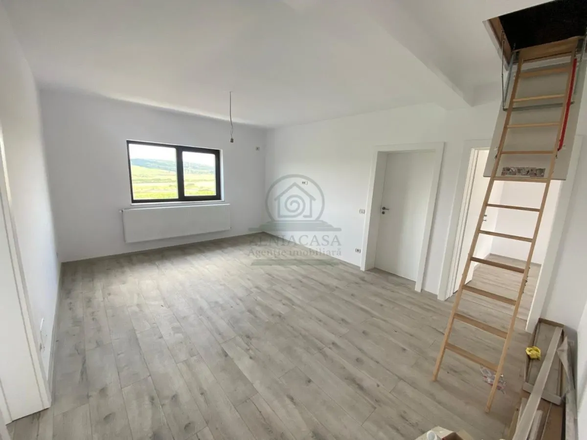 Casa 4 camere Miroslava Iasi 500 mp teren CANALIZARE - foto 5