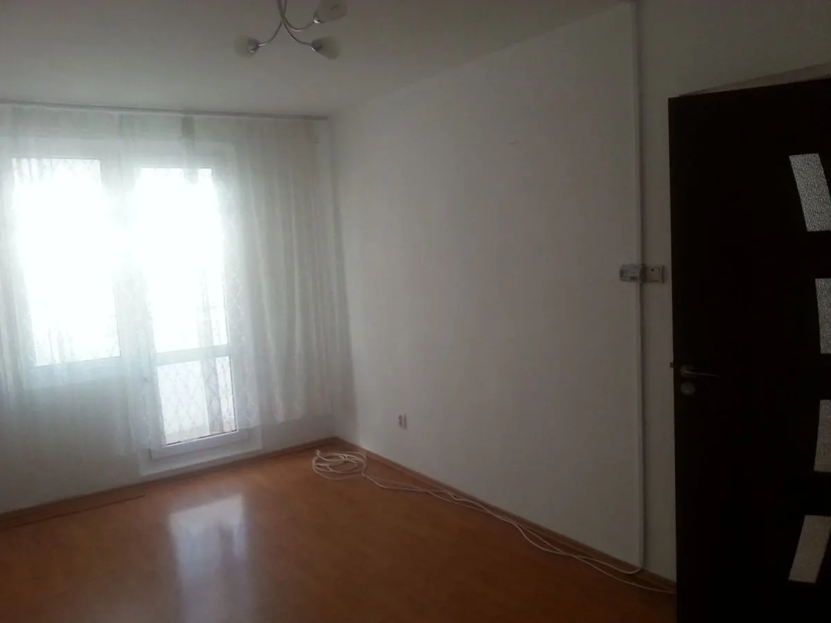 Garsoniera Astra -planete,decomandata,71500 Euro - foto 1