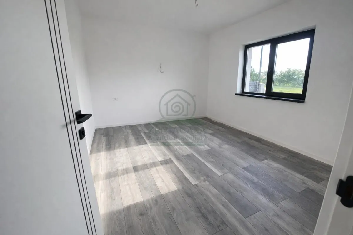 Casa 3 camere Holboca Dancu,  CANALIZARE/ASFALT - foto 6