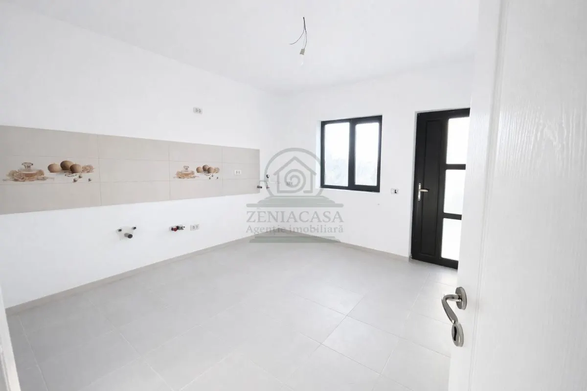 Casa 3 camere Voinesti Iasi 660 mp teren la cheie! - foto 3