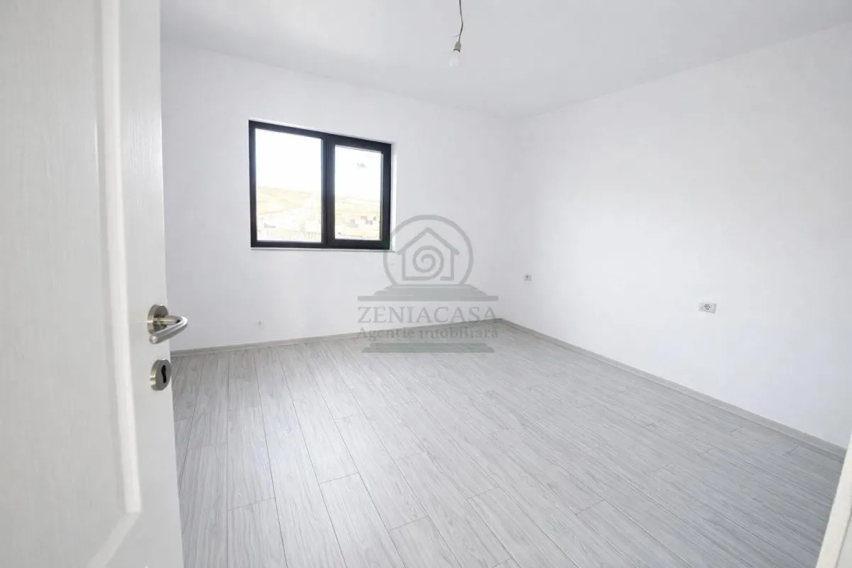 Casa 3 camere Voinesti Iasi 660 mp teren la cheie! - foto 6