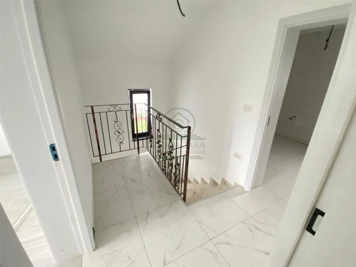 Casa de vanzare 4 camere Holboca Dancu/600 mp teren/CANALIZARE - foto 5
