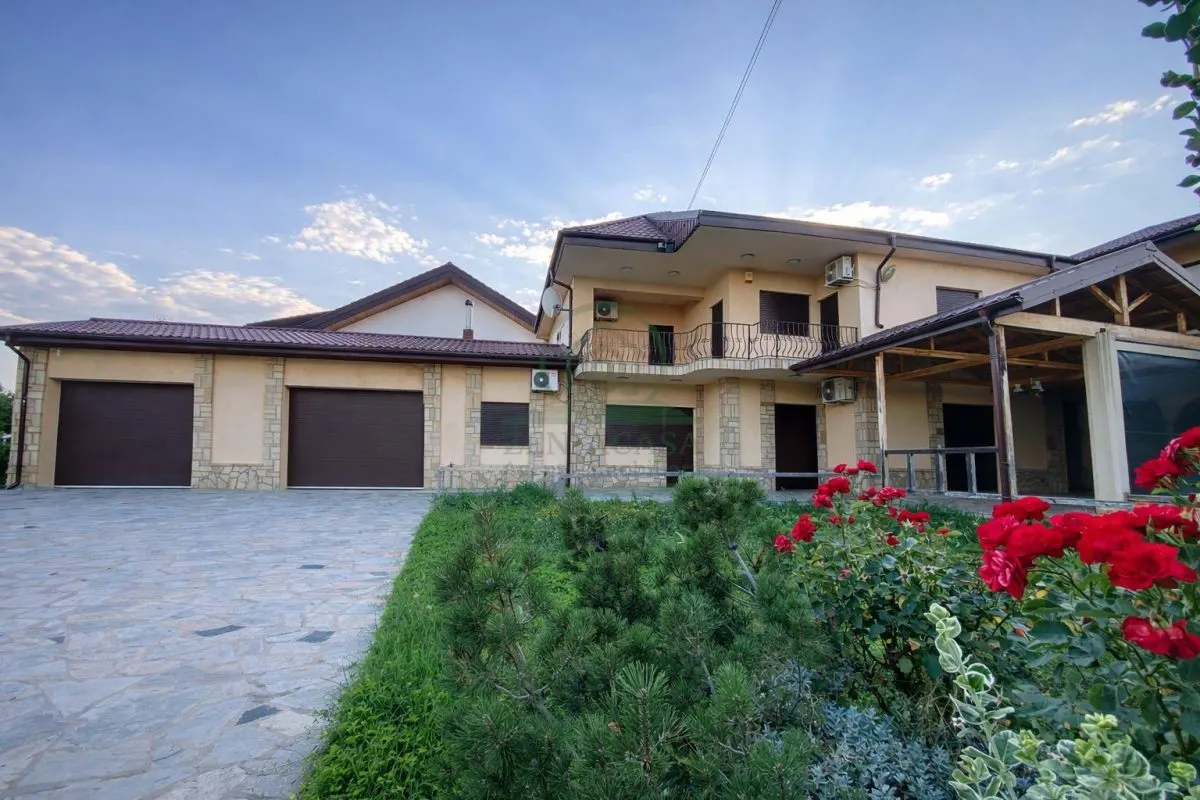 Casa de vanzare Valea Ursului Miroslava/ 1000 mp teren/ GARAJ/ CRAMA - foto 1