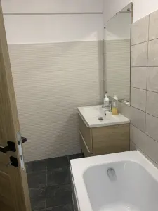 3 CAMERE CENTRUL CIVIC IULIU MANIU - foto 5