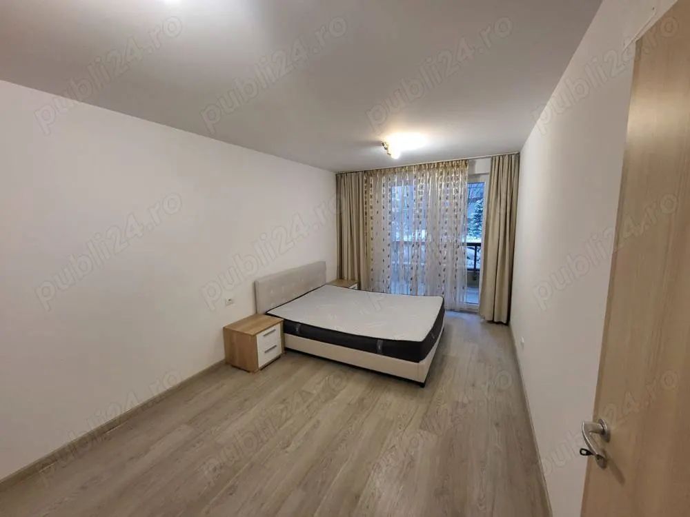3 camere lux Urban Plaza - foto 1