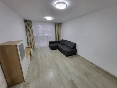 3 camere lux Urban Plaza - foto 5