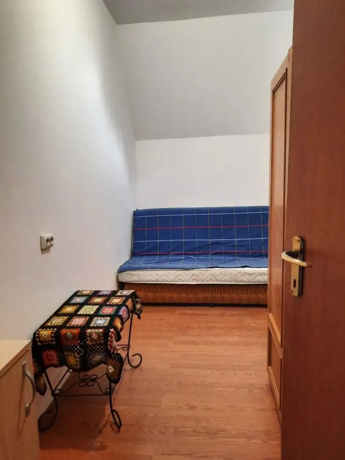 3 CAMERE CENTRUL ISTORIC , BISERICA NEAGRA - foto 6