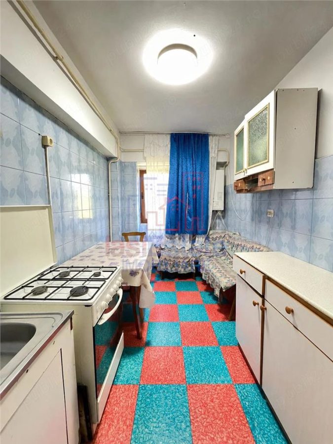Apartament 3 camere zona Baza 3 - foto 6
