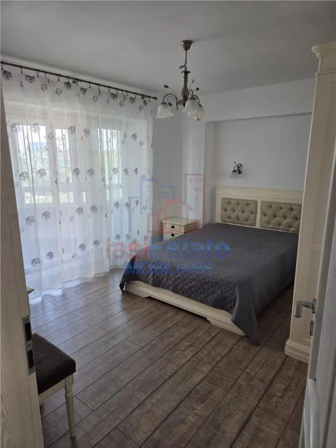 Apartament 3 camere zona cartier Nicolina - foto 1