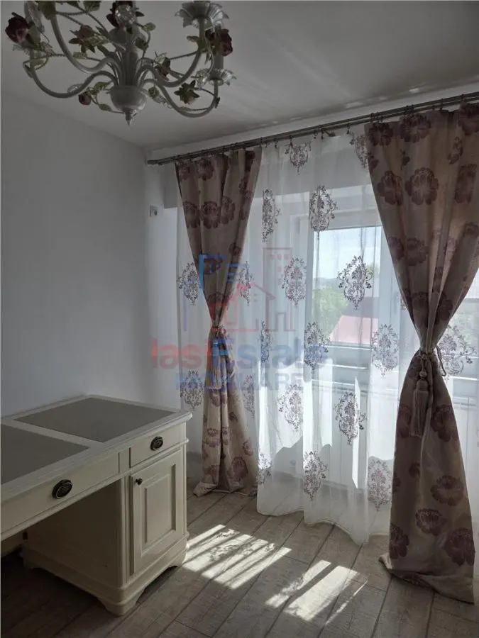 Apartament 3 camere zona cartier Nicolina - foto 4